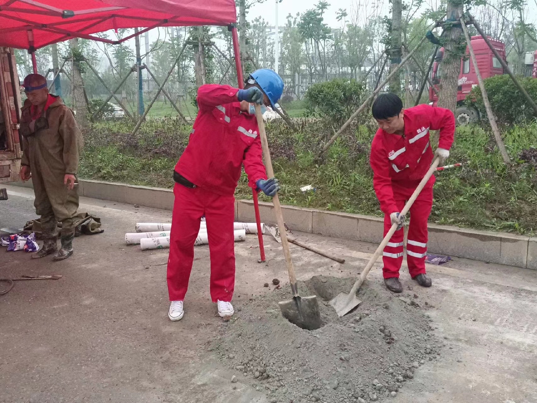 中原管道疏通哪家好】及时进行市政管道清淤